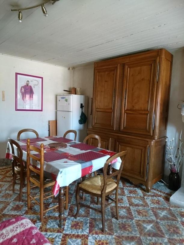 Complexe Familial Villa Charmes  Luaran gambar
