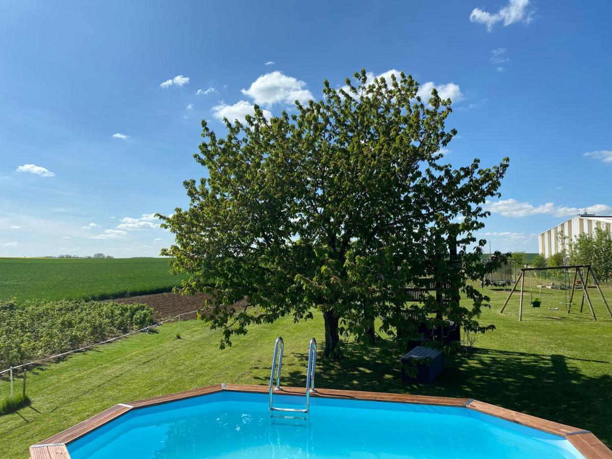 Complexe Familial Villa Charmes  Luaran gambar