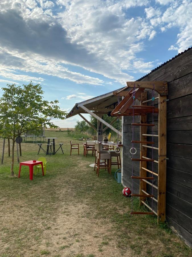 Complexe Familial Villa Charmes  Luaran gambar