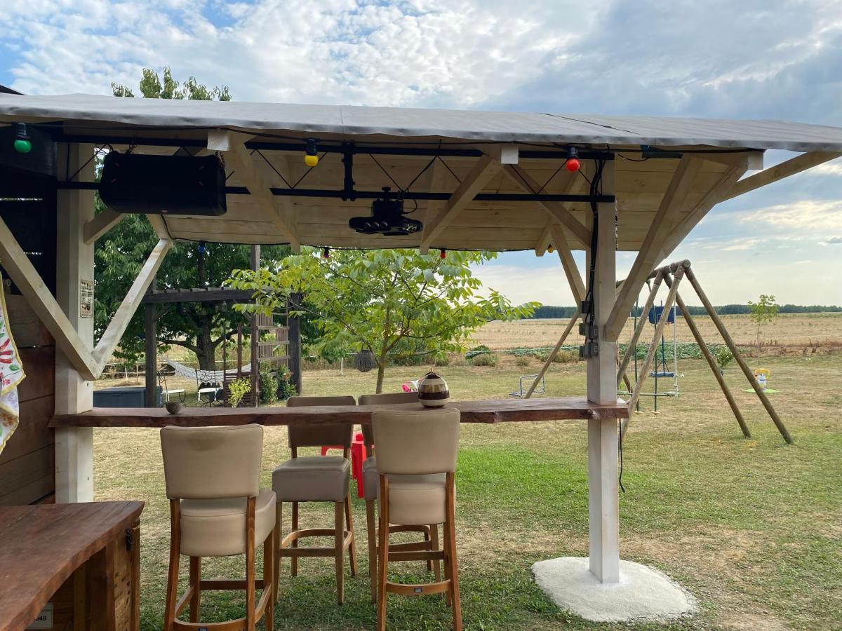 Complexe Familial Villa Charmes  Luaran gambar