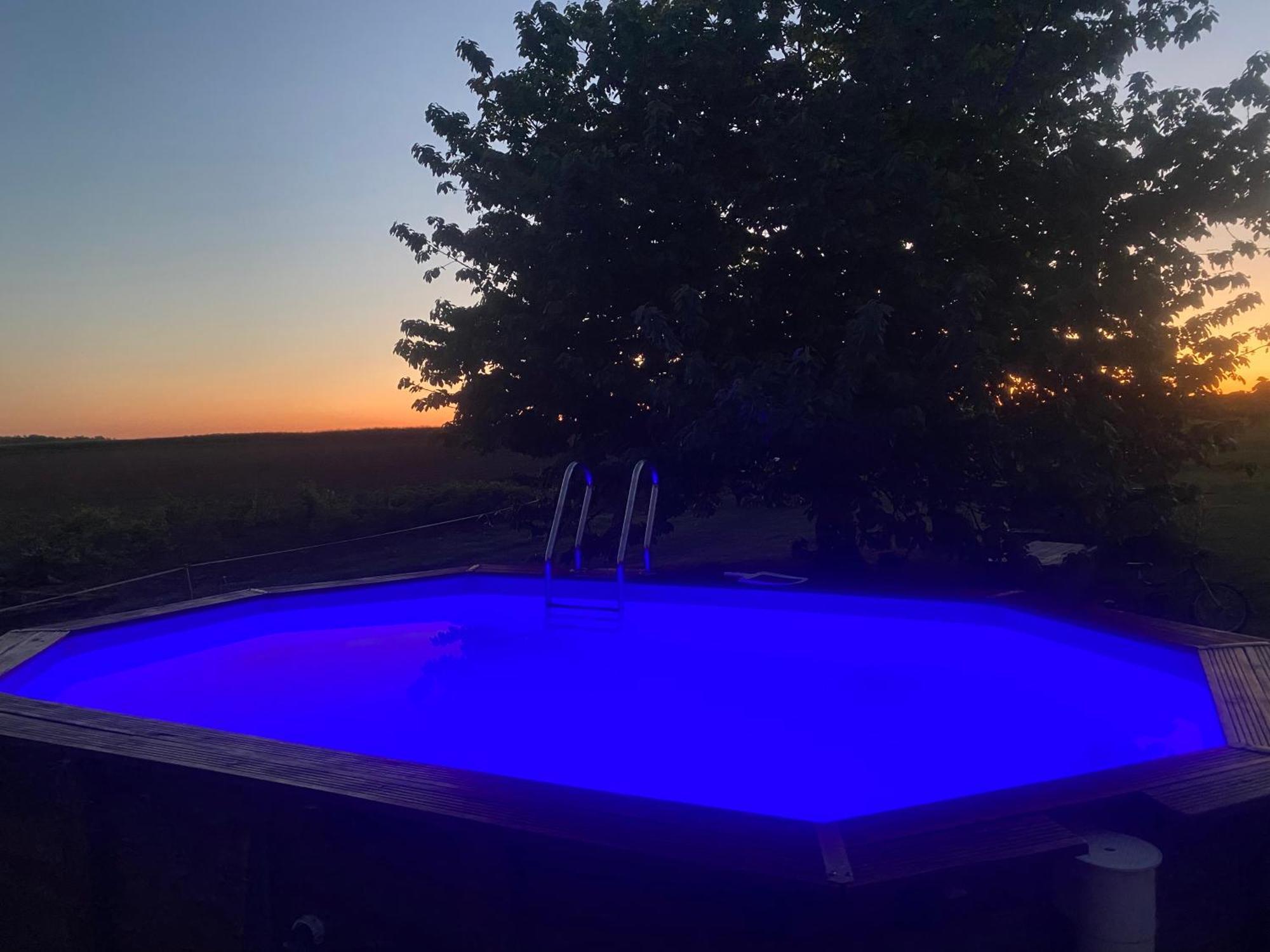 Complexe Familial Villa Charmes  Luaran gambar
